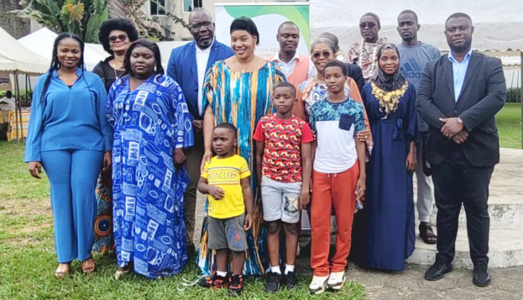 La photo de famille des participants