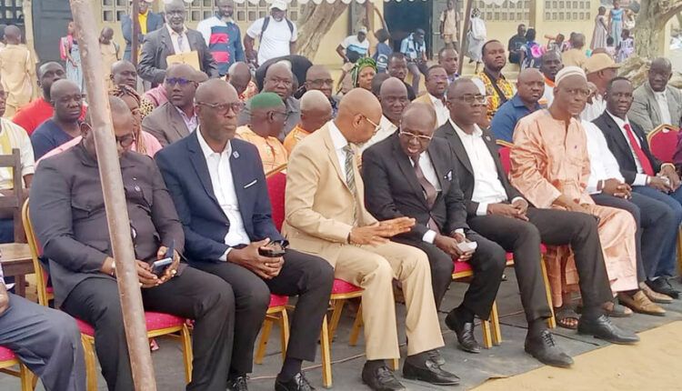 Les officiels