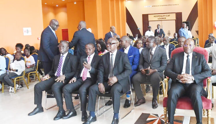 Noël-des-champions-avec-les-enfants-du-ministère-des-sports (2)
